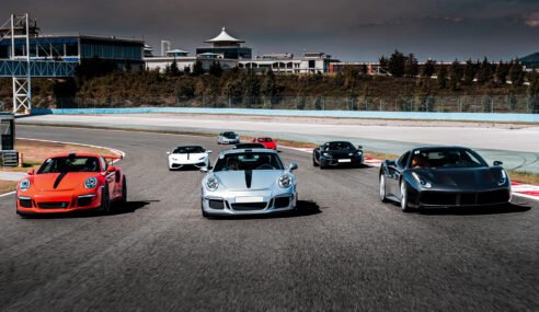 Top 5 Most Tech-Savvy Cars: From AI Driving to Smart Dashboards
