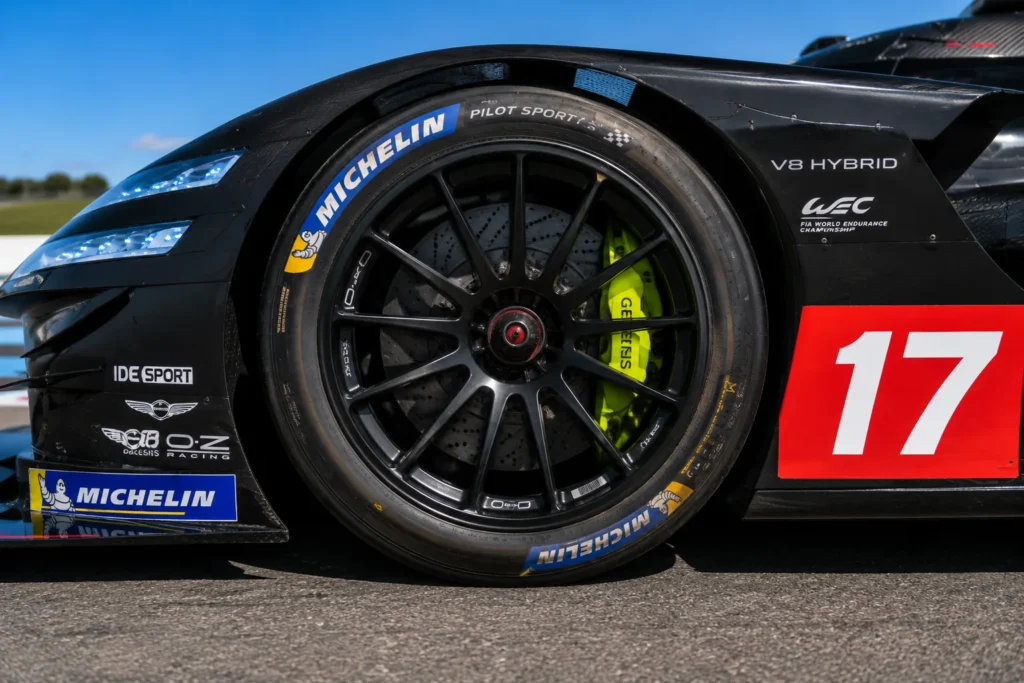 Genesis GMR-001 wheel