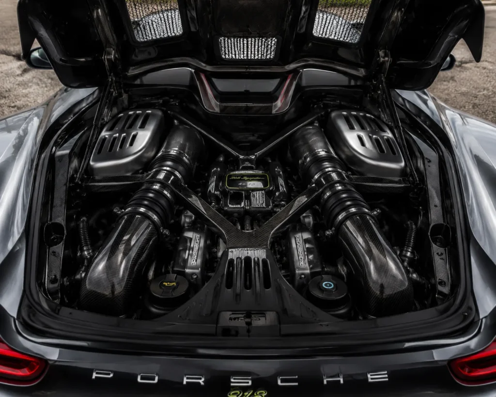 Porsche Vision 918 RS engine
