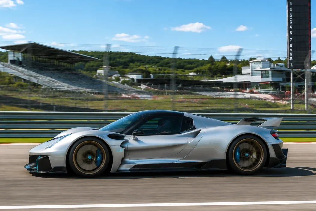Porsche Vision 918 RS sideview