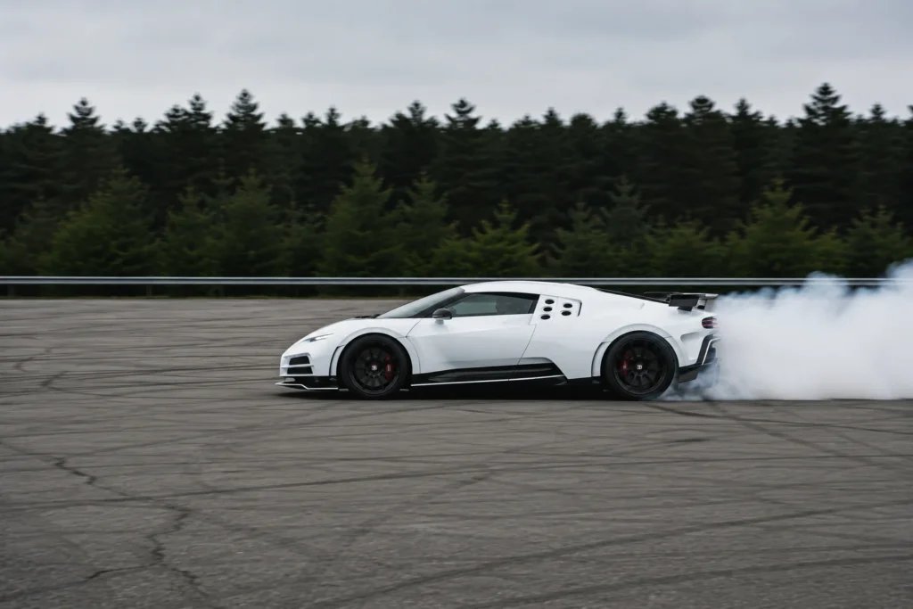 Bugatti Centodieci side view 