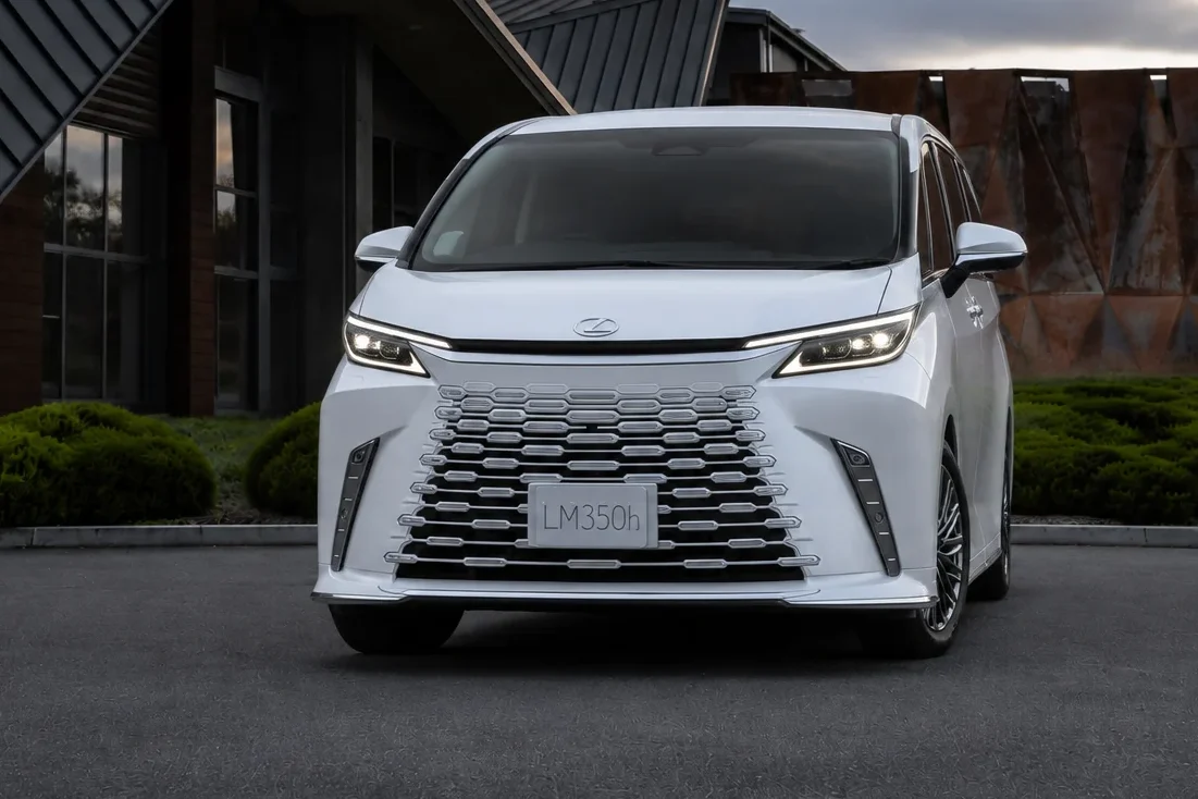 Lexus LM Frontview