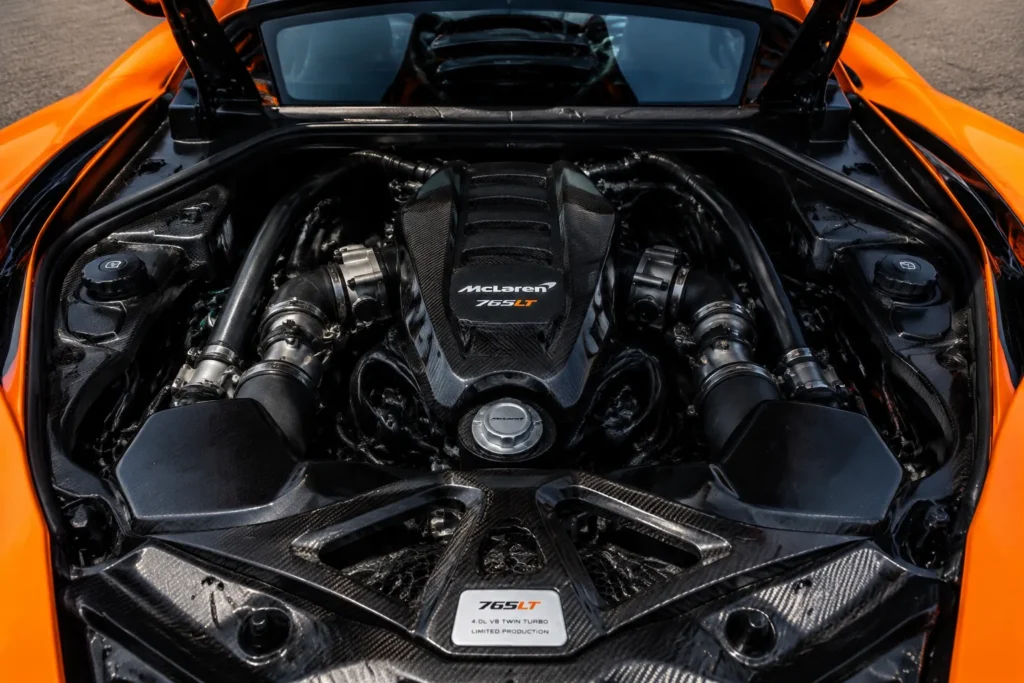 McLaren W1 engine