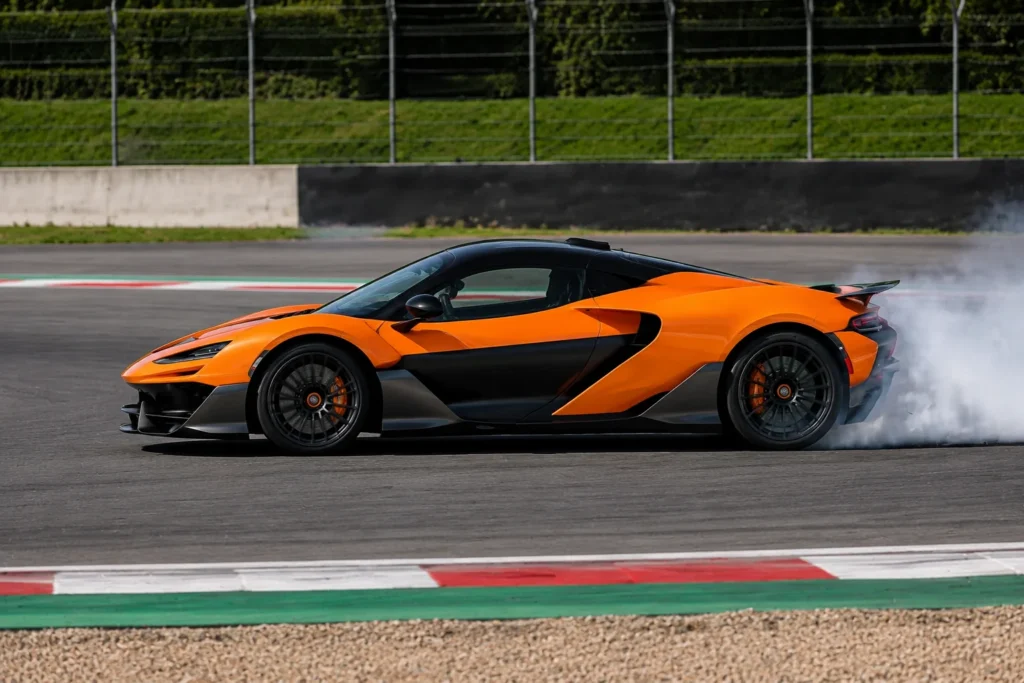 McLaren W1 sideview