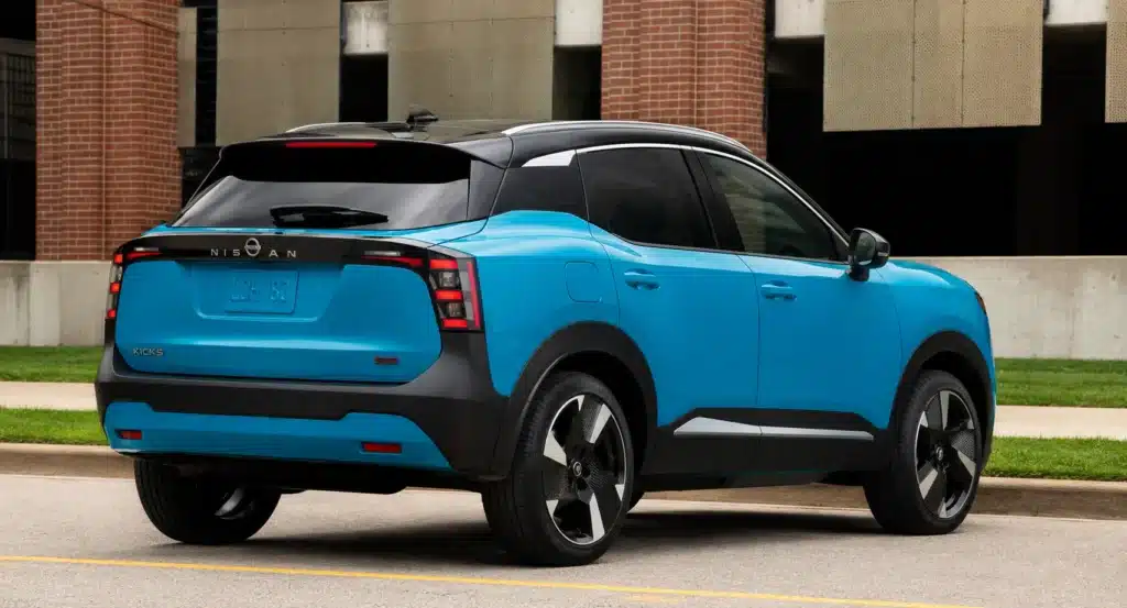 nissan kicks backview