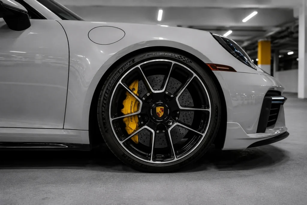 Porsche 911 Carrera GTS wheels