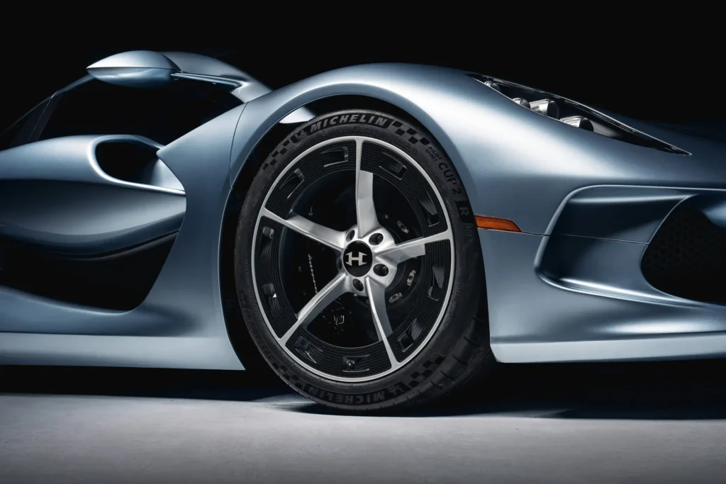 Hennessey Blackbird wheel