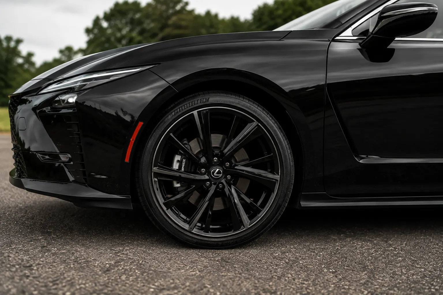 Lexus ES 500e wheel