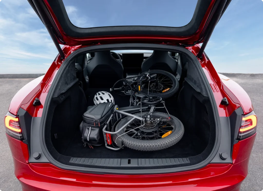 Tesla Model S cargo space