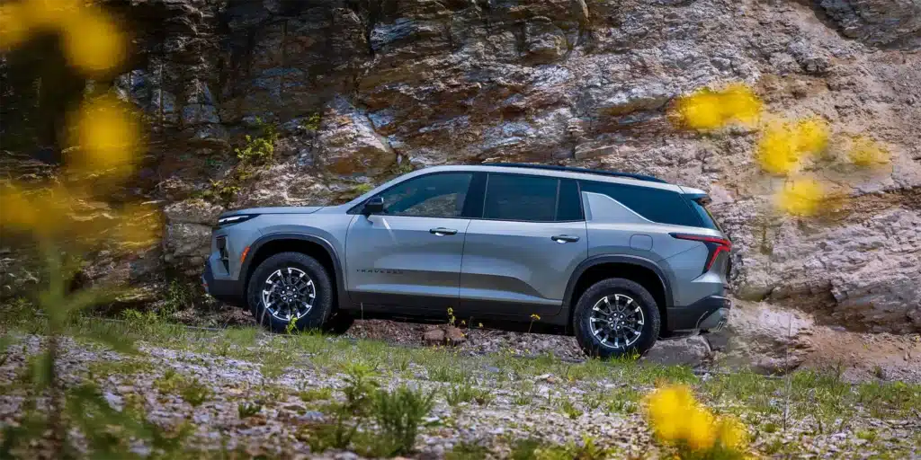 2026 chevy traverse sideview