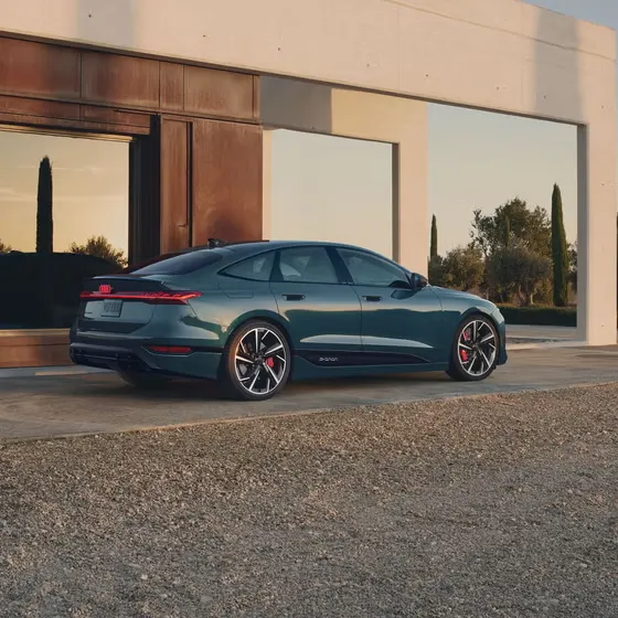 Audi S6 Sportback e-tron sideview