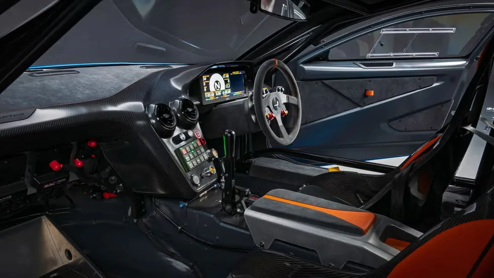Jensen Interceptor GTX interior