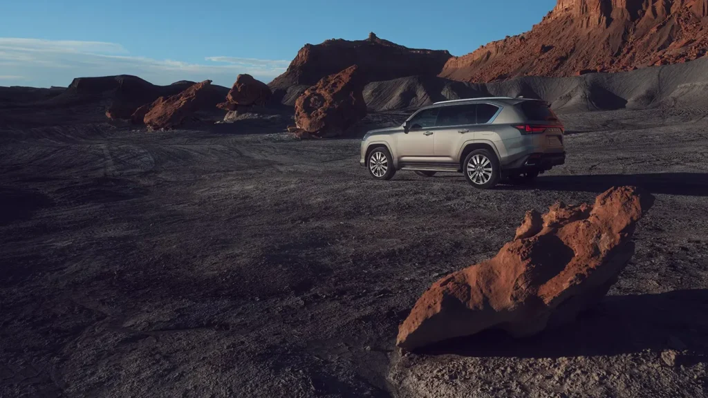 Lexus LX 700h